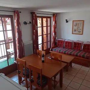 Avec Balcon Dans Résidence Calme Cauterets